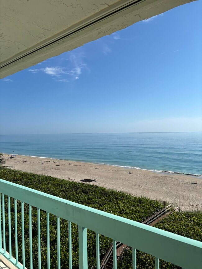 Building Photo - 9940 S Ocean Dr