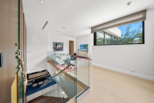 Building Photo - 4585 Nautilus Dr