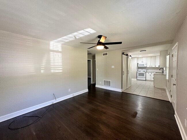 Building Photo - 3011 Amity Garden Ct