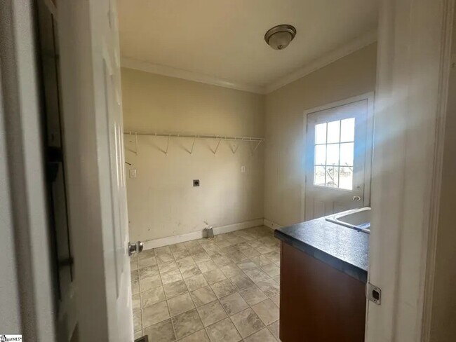 Building Photo - TR House