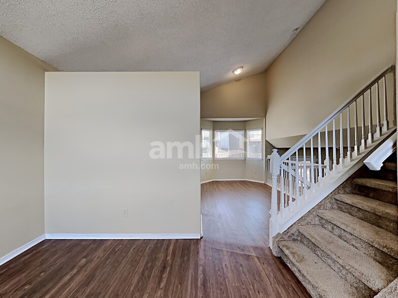 Building Photo - 6743 Fountain Ridge Cir