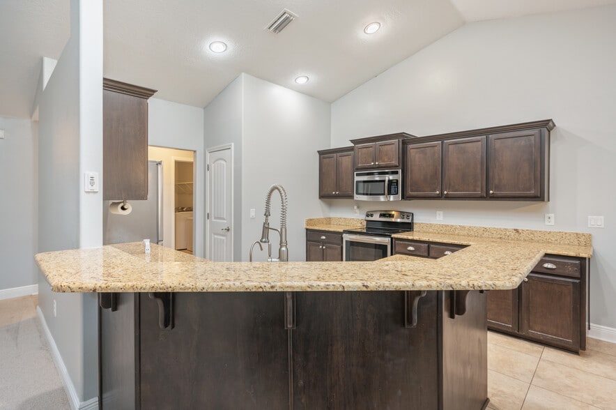 Building Photo - 147 Strike Eagle Dr