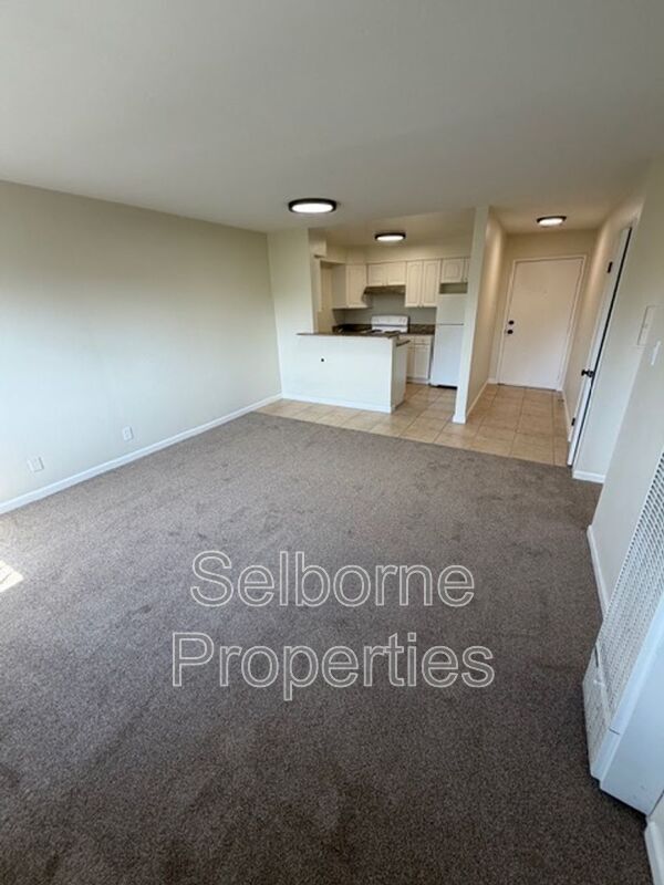 Building Photo - 407 Fairmount Ave