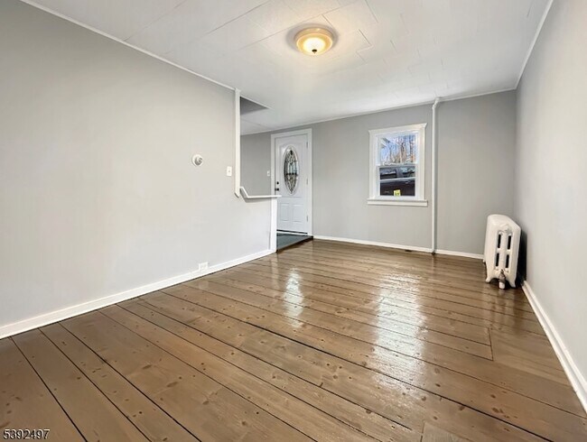 Building Photo - 5 Orams Ln