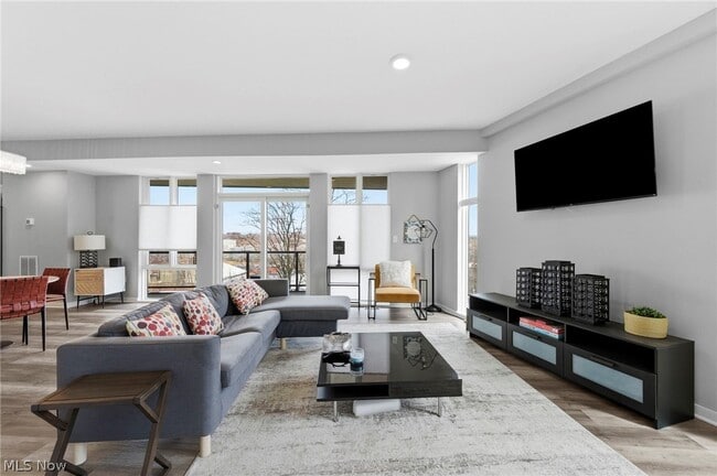 Building Photo - 402 Jefferson Ave