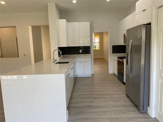 Building Photo - 4293 Laurel Ridge Cir