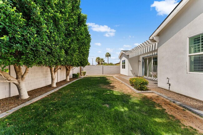 Building Photo - 4145 E Campbell Ave