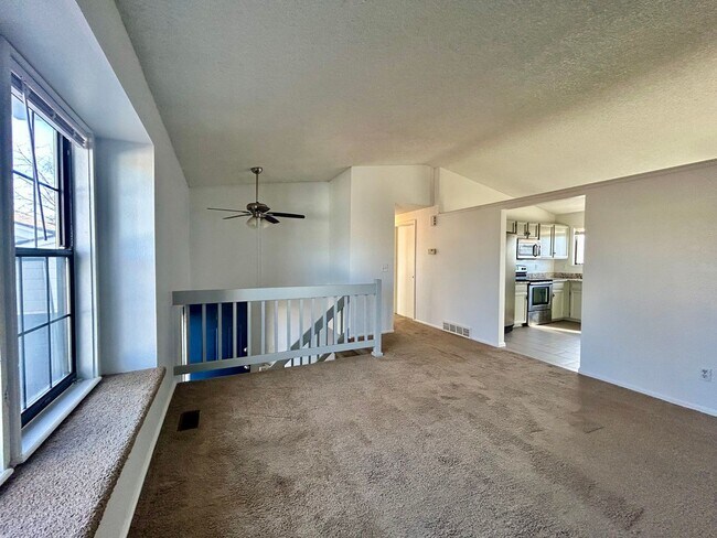 Building Photo - Completely Remodeled Home for Rent in Northwest Longmont