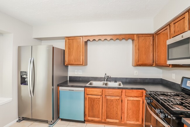 Building Photo - 3007 Becket St