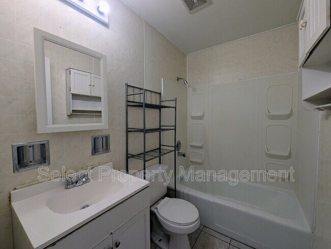 Building Photo - 5425 Webster St