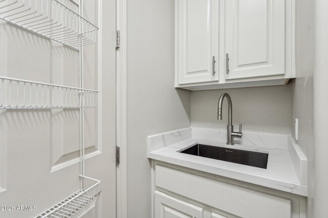 Building Photo - 10831 E White Feather Ln