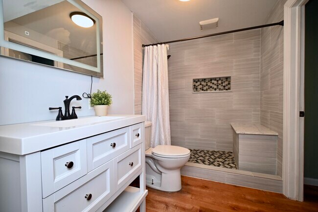 Building Photo - 5898 Ethan Dr