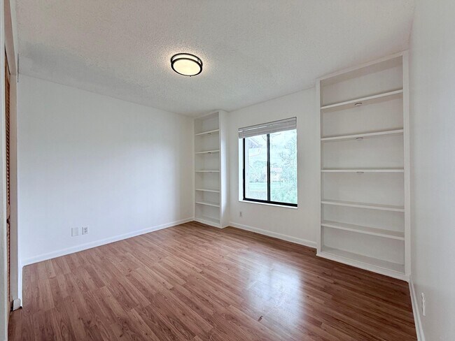 Building Photo - 603 Sea Pine Way