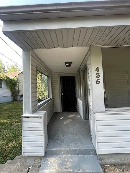 Building Photo - 435 Adrian Dr