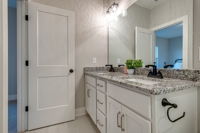 Building Photo - Harding Townhomes