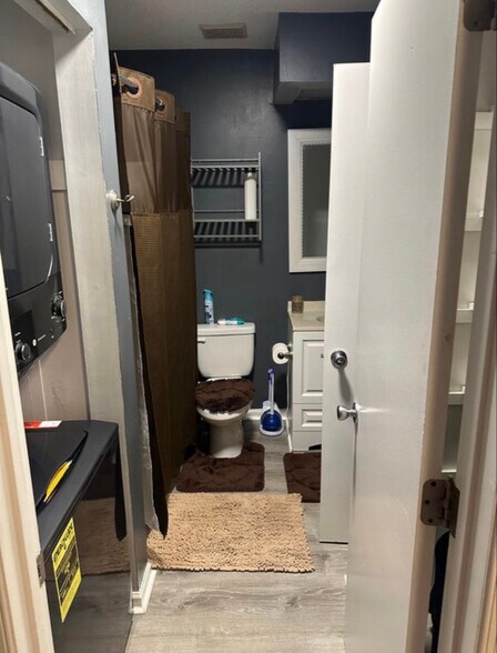 Building Photo - 15 Grove Park Rd