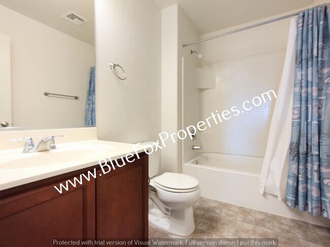 Building Photo - 432 R G Lee Pl