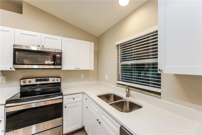 Building Photo - 2904 Wanda Ave S