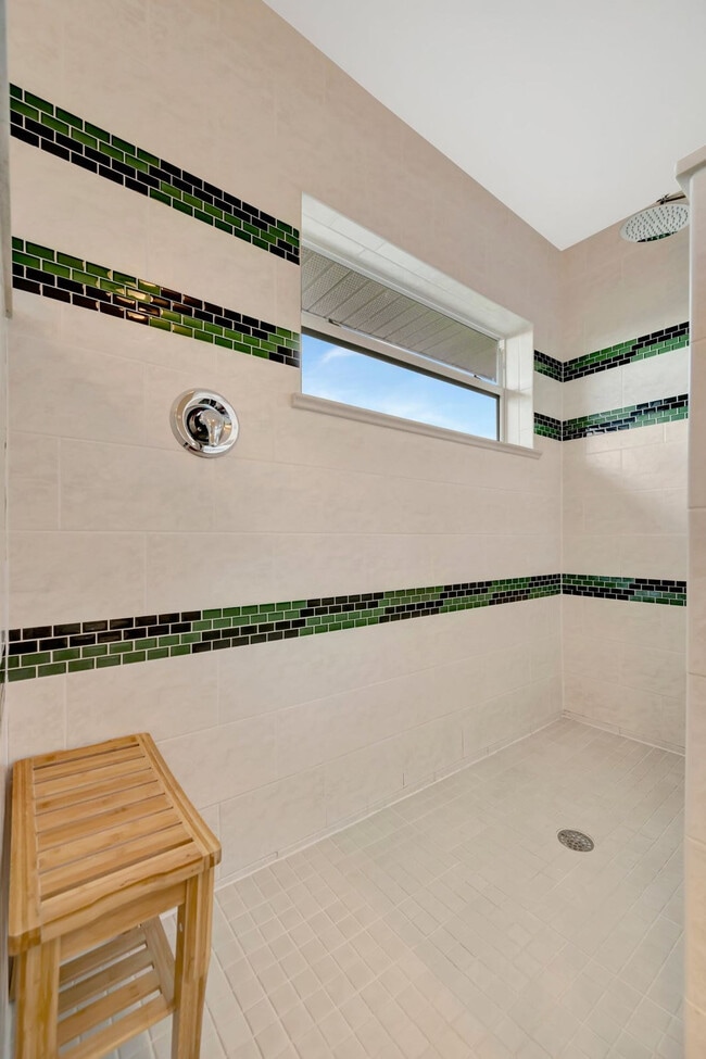 Building Photo - 28 Michiana Dr