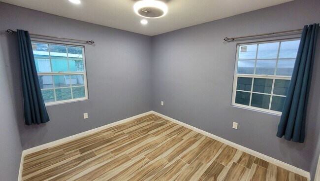 Building Photo - j13531