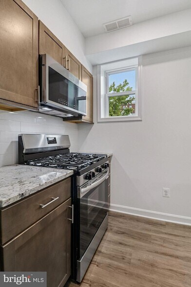 Building Photo - 303 Seaton Pl NE