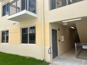 Building Photo - 1010 SW 69th Ave