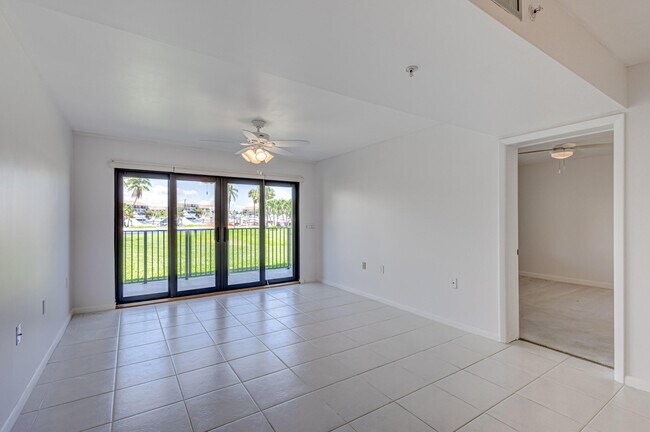 Building Photo - 901 Seafarer Cir
