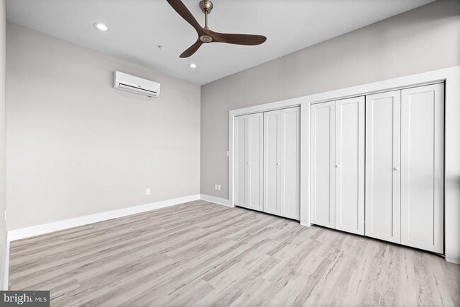 Building Photo - 400 S Conkling St