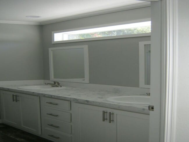 Building Photo - 374 Windsor Dr