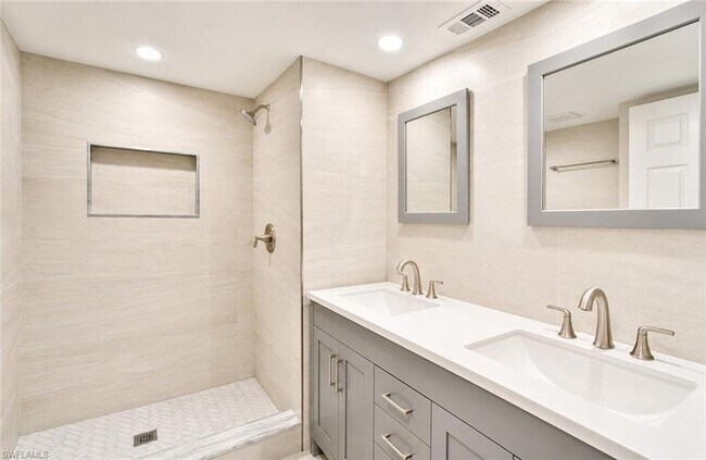 Building Photo - 2360 Naples Trace Cir