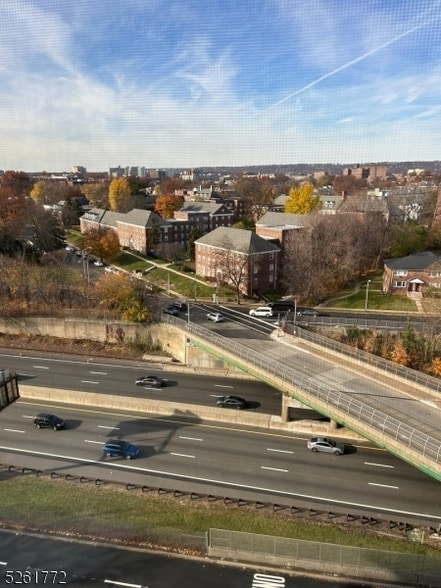 Building Photo - 60 Parkway Dr