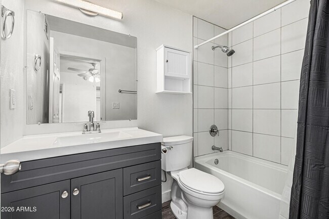 Building Photo - 1213 E Riviera Dr