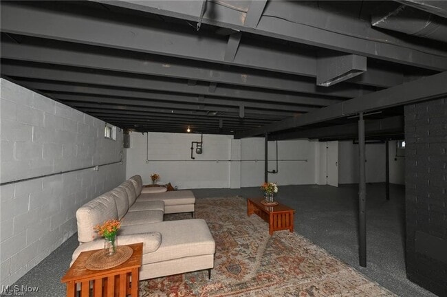 Building Photo - 357 E Paige Ave