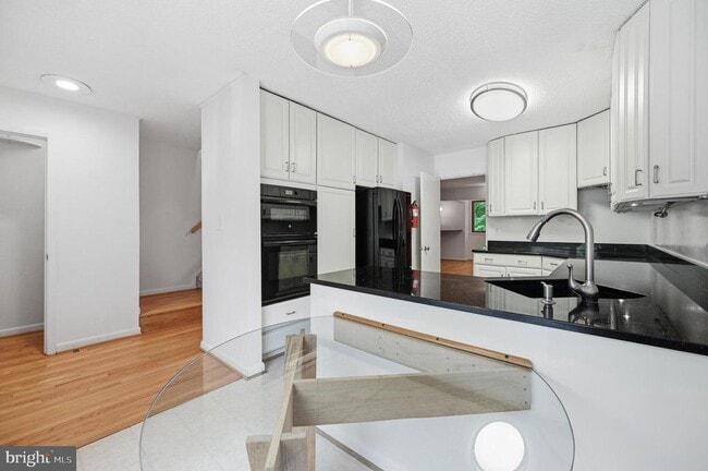 Building Photo - 2242 Cartwright Pl