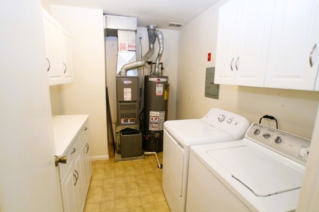 Building Photo - 99 Marble Hill Ct