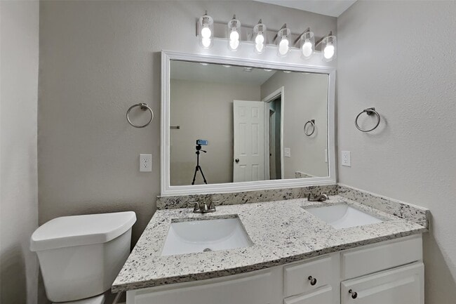 Building Photo - 19410 Kacey Ln Ct