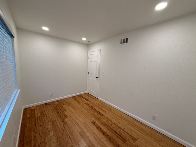 Building Photo - 5929 Mabie Ct