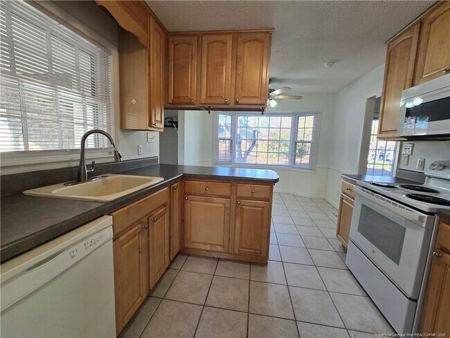 Building Photo - 409 Glen Canyon Dr