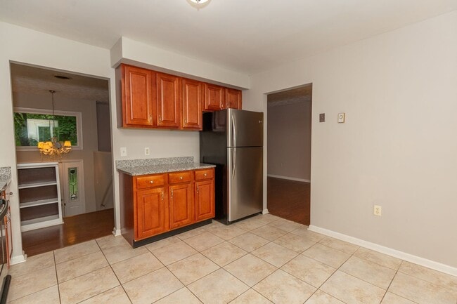 Building Photo - 4 Bed, 2.5 Bath Single Family Home in Winc...