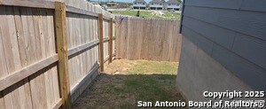 Building Photo - 1635 Knoll Rdg
