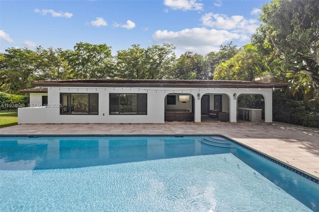 Building Photo - 743 Aledo Ave