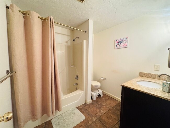 Building Photo - 237 South St