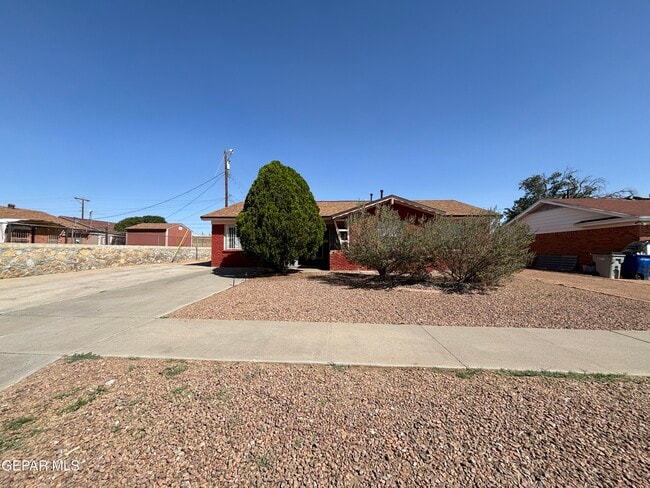 Building Photo - 10104 Alcan St