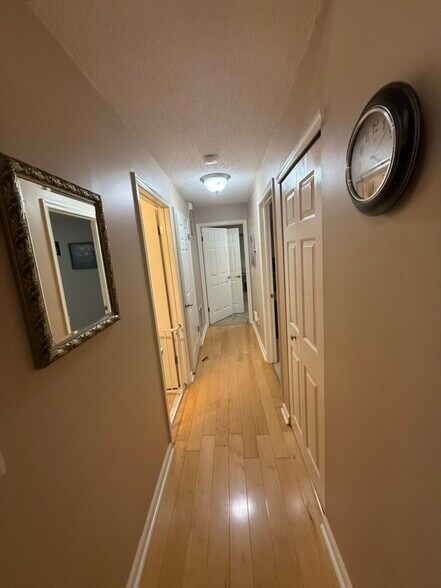 Building Photo - 955 Juniper Way