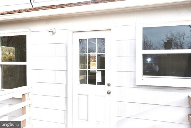 Building Photo - 147 Deacon Rd