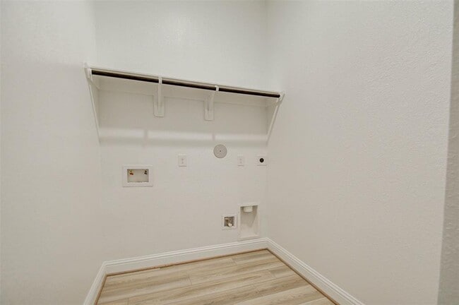 Building Photo - 6015 Marsh Lk Ct