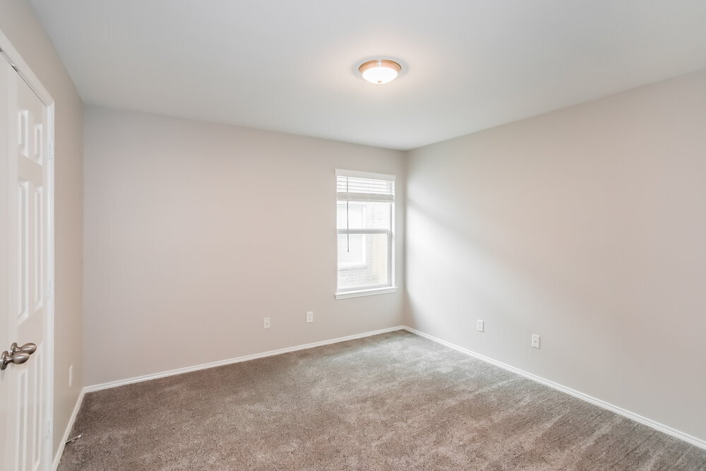 Building Photo - 2005 Burnside Dr