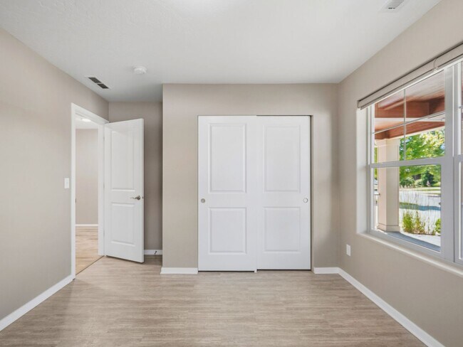 Building Photo - Spacious Unfurnished Home in Liberty Lake | Modern Living in a Prime Location