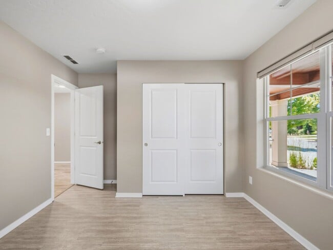 Building Photo - Spacious Unfurnished Home in Liberty Lake | Modern Living in a Prime Location/55+ housing community