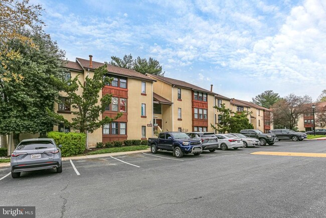 Building Photo - 9647 White Acre Rd